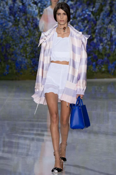 Look 38